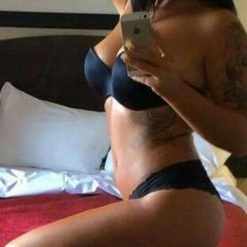 , 23  female escort, Winnipeg