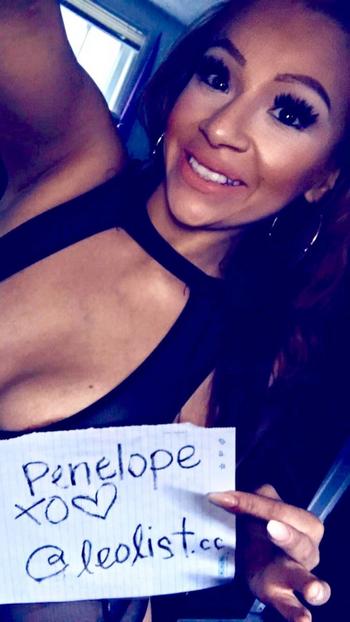 Penelope Xo, 25 Mixed female escort, Winnipeg
